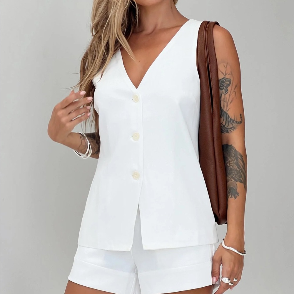 Princess Polly lesky shorts white